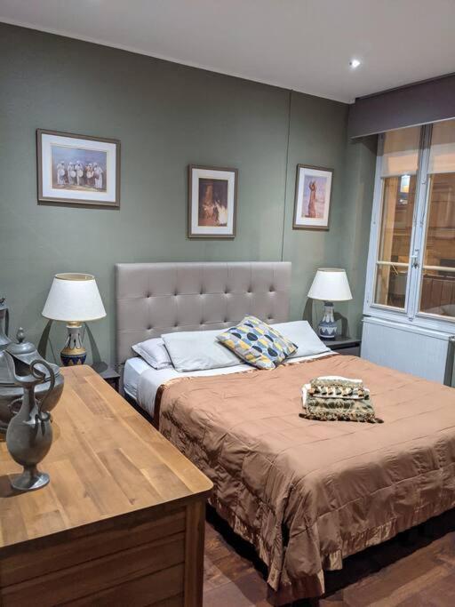 2 Bd 16th Arrondissement Trocadero Sleeps 4 To 6 Eiffel Tower * Parigi