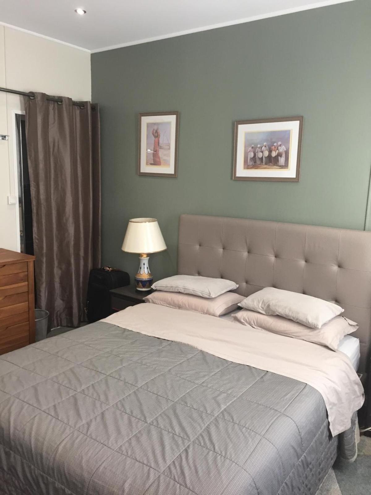 Appartamento 2 Bd 16th Arrondissement Trocadero Sleeps 4 To 6 Eiffel Tower Parigi